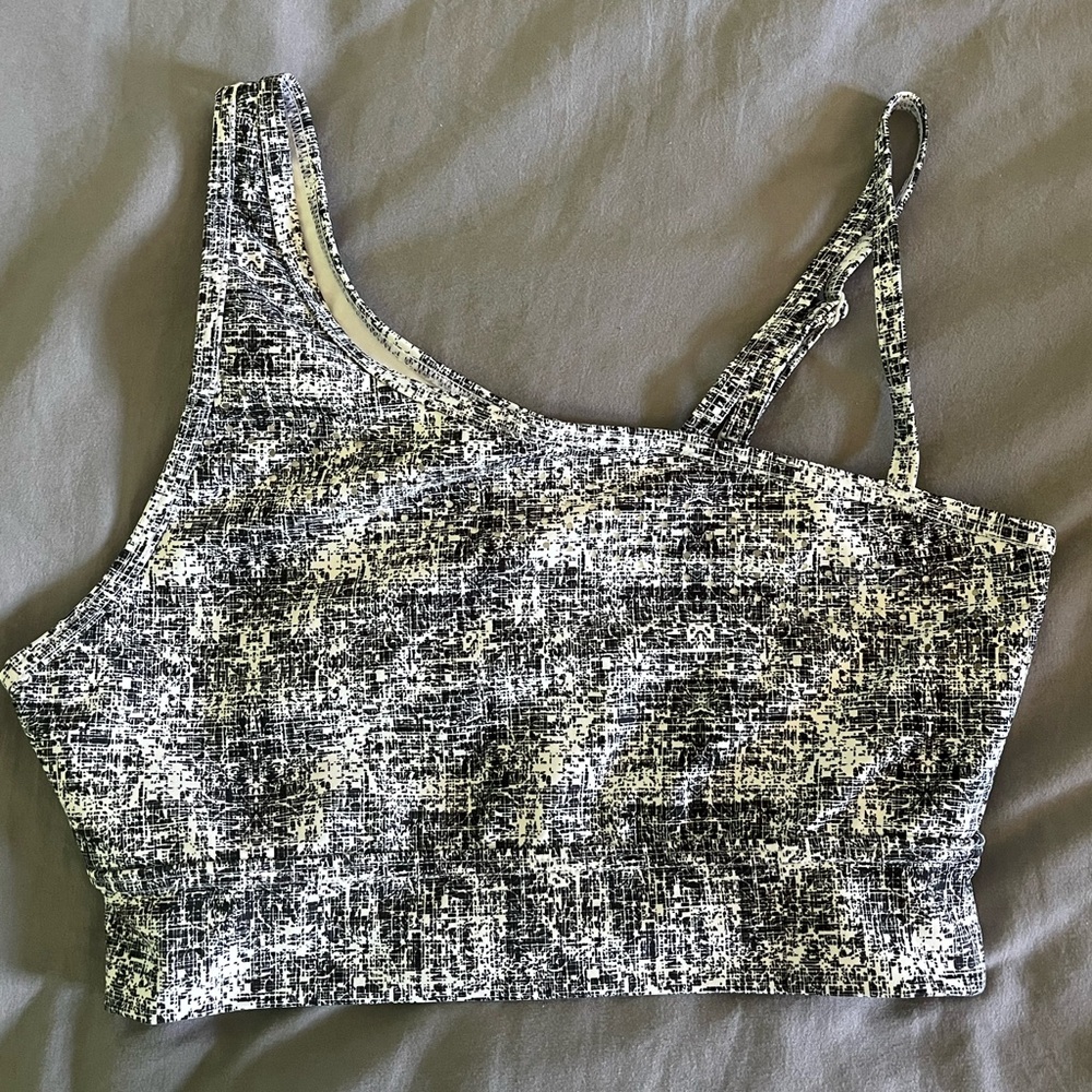 NWOT BuffBunny Sports Bra (Size Small)